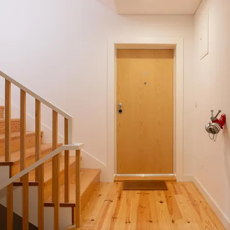 Host Wise - Modern Urban Flat * Oporto