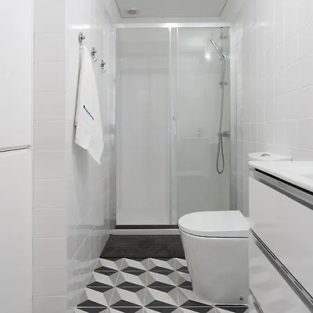 דירה Host Wise - Modern Urban Flat *