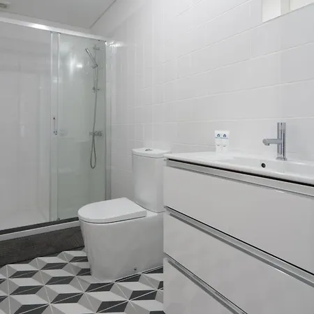 Host Wise - Modern Urban Flat Πόρτο