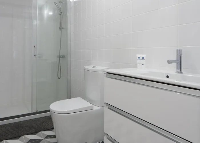 Host Wise - Modern Urban Flat Πόρτο